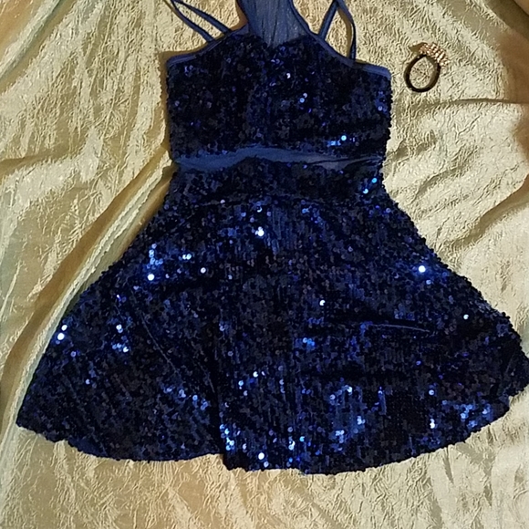 Costume dance - Picture 6 of 8